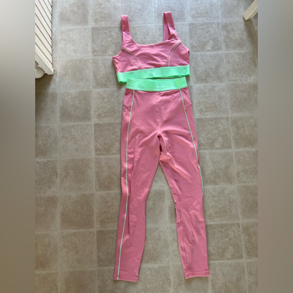 Fabletics green & pink workout set